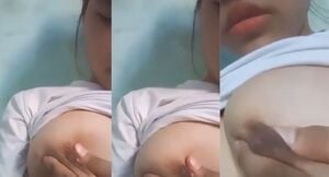 Bocah Ometv Pamer Toketnya Mulai Tobrut